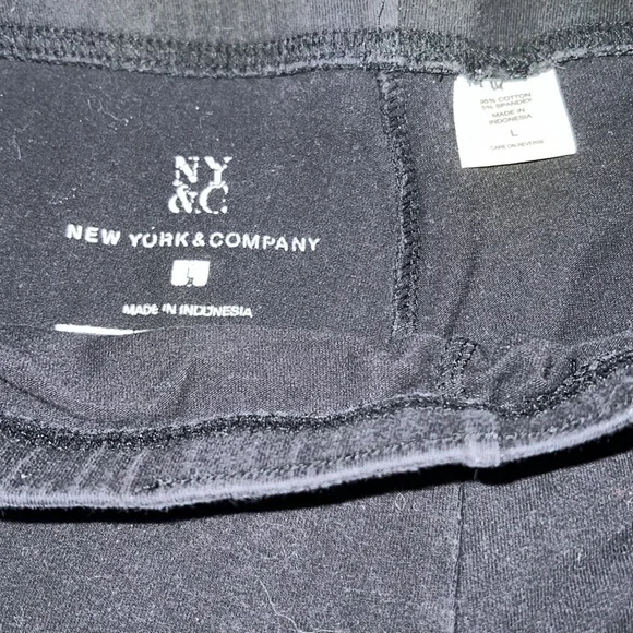 🖤New York & Co black cropped leggings. Size L🖤 - Picture 7 of 7